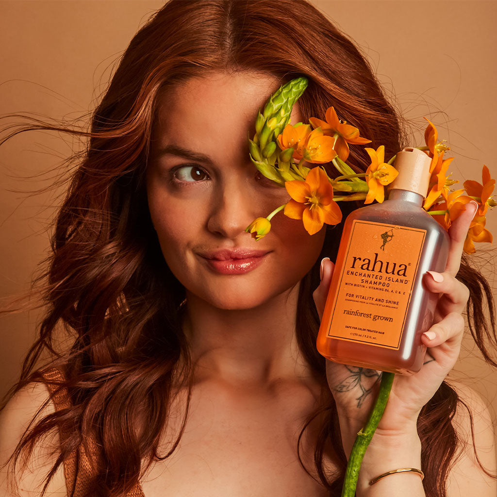 Model holding shampoo